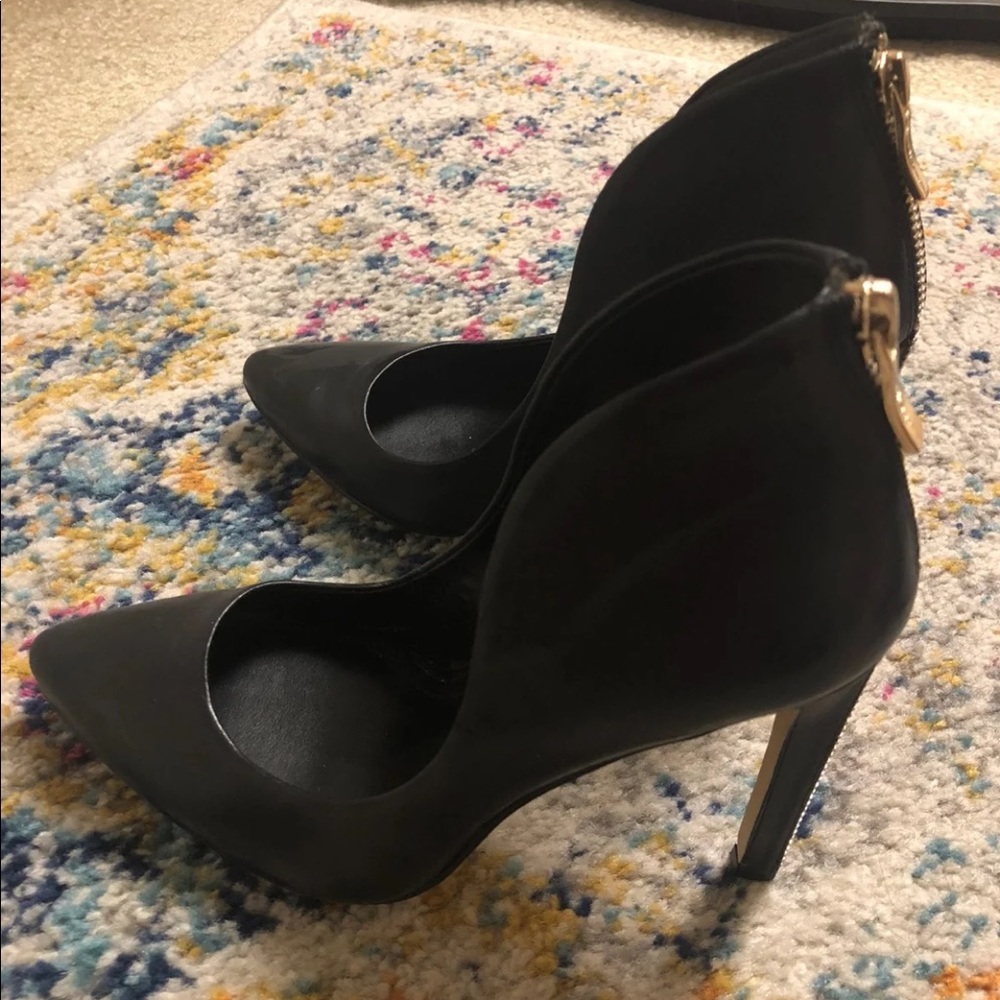 BCBG Pumps